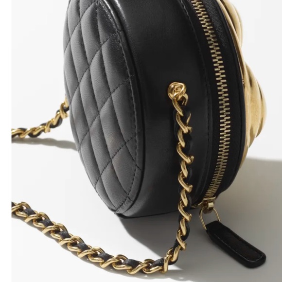 CHANEL GOLD BAG - Picture 7 of 7